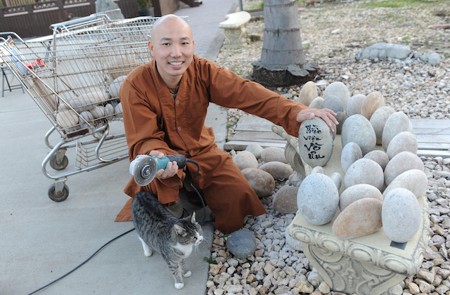 Thiền viện Vô Ưu, California, Hoa Kỳ -  điểm đến đầu năm 2015 của hai nhà thư pháp  Thích Giác Thiện, Thích Nhuận Pháp.