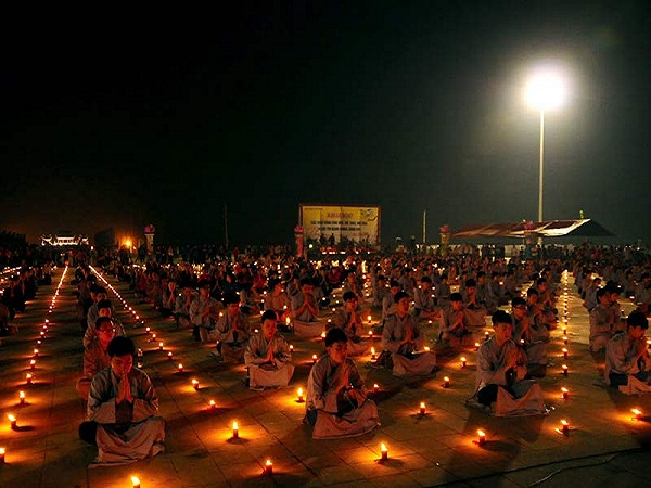 Vĩnh Phúc: Lung Linh Lễ Hôi Hoa Đăng Tây Thiên 2015