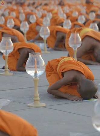 Thái Lan: Hình ảnh Lễ Truyền trao Giới pháp tại Tu viện Wat Phra Dhammakaya