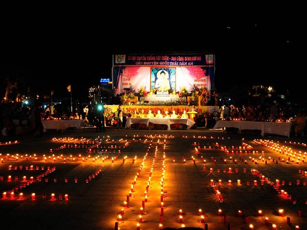 Vĩnh Phúc: Lung Linh Lễ Hôi Hoa Đăng Tây Thiên 2015