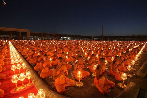 Thái Lan: Hình ảnh Lễ Truyền trao Giới pháp tại Tu viện Wat Phra Dhammakaya