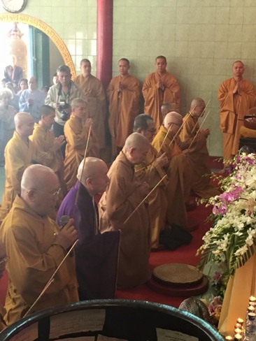 HT Yoshimizu Daichi cúng dường 01 kg vàng xây dựng VN Quốc Tự