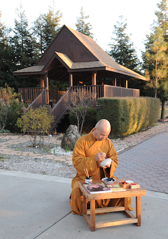 Thiền viện Vô Ưu, California, Hoa Kỳ -  điểm đến đầu năm 2015 của hai nhà thư pháp  Thích Giác Thiện, Thích Nhuận Pháp.