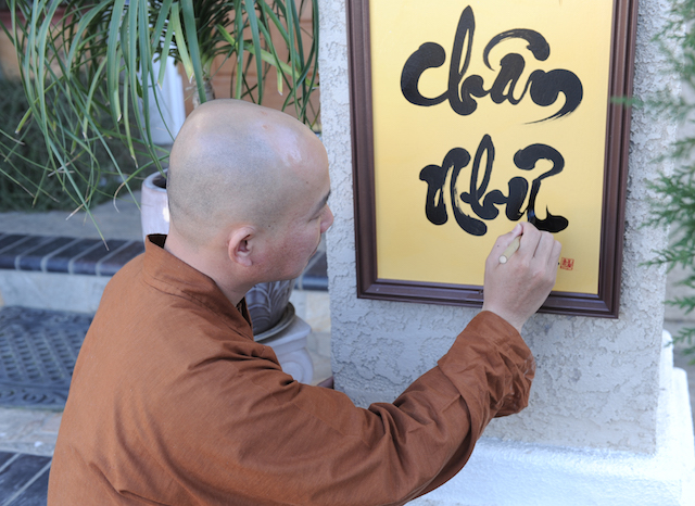 Thiền viện Vô Ưu, California, Hoa Kỳ -  điểm đến đầu năm 2015 của hai nhà thư pháp  Thích Giác Thiện, Thích Nhuận Pháp.