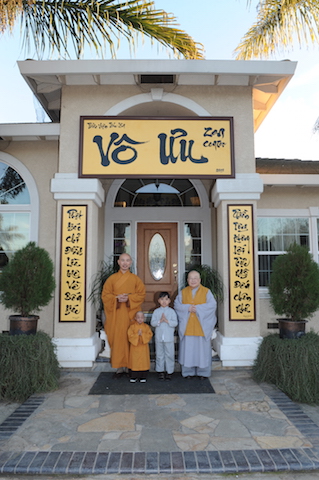 Thiền viện Vô Ưu, California, Hoa Kỳ -  điểm đến đầu năm 2015 của hai nhà thư pháp  Thích Giác Thiện, Thích Nhuận Pháp.