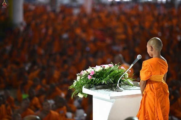 Thái Lan: Hình ảnh Lễ Truyền trao Giới pháp tại Tu viện Wat Phra Dhammakaya