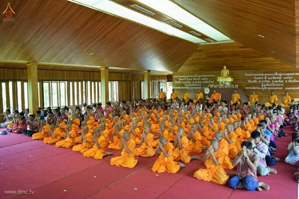 Thái Lan: Chùm ảnh xuất gia gieo duyên
