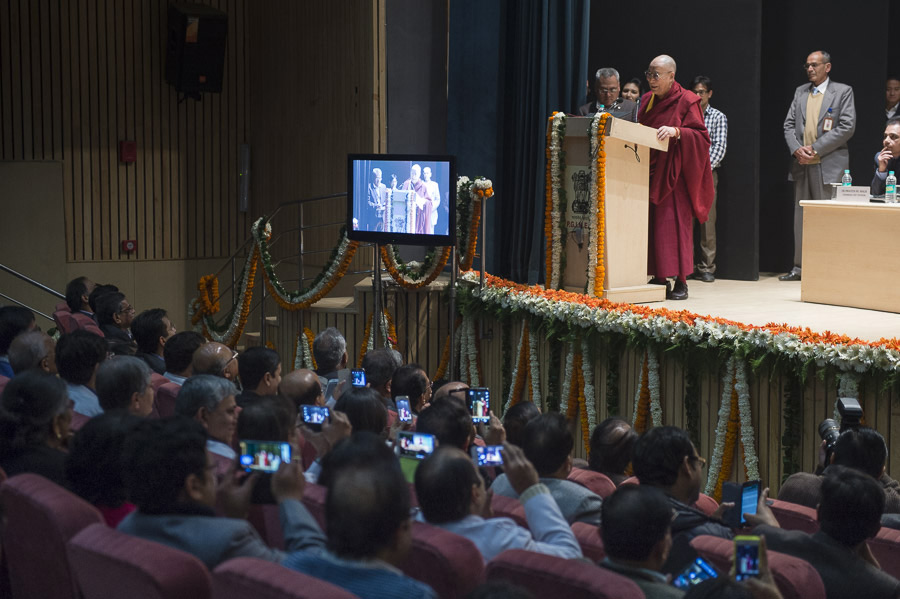 Ấn Độ: Đức Đạt Lai Lạt Ma chia sẻ pháp thoại tại Bệnh viện Ram Manohar Lohia New Delhi