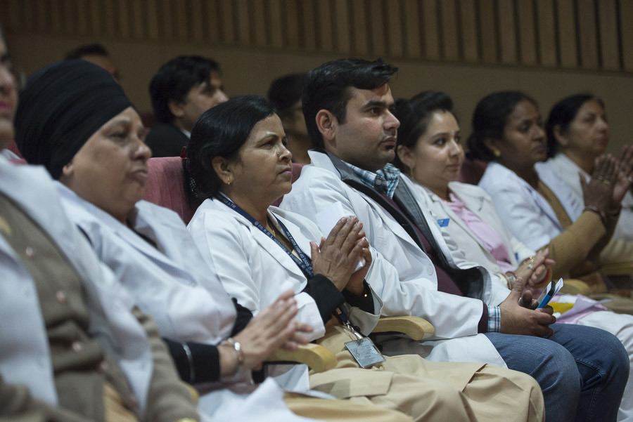 Ấn Độ: Đức Đạt Lai Lạt Ma chia sẻ pháp thoại tại Bệnh viện Ram Manohar Lohia New Delhi