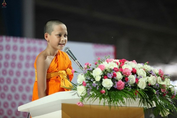 Thái Lan: Hình ảnh Lễ Truyền trao Giới pháp tại Tu viện Wat Phra Dhammakaya