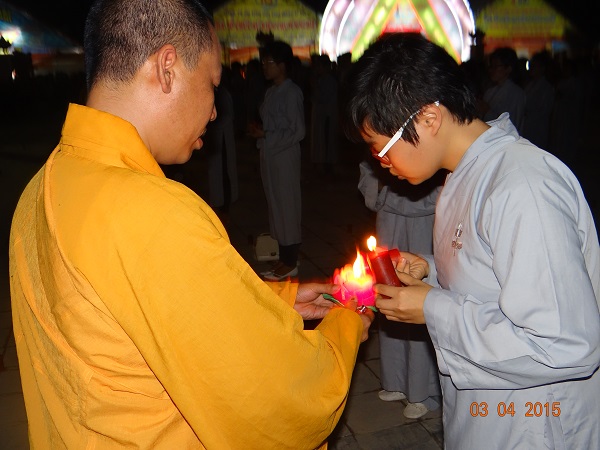 Vĩnh Phúc: Lung Linh Lễ Hôi Hoa Đăng Tây Thiên 2015