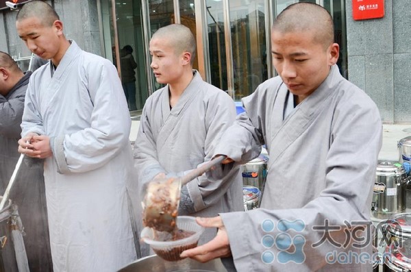 Trung Quốc: Trụ trì Thiếu Lâm Tự vận động duy trì phát triển truyền thống Cháo Bát Lạp Kỷ niệm ngày đức Thích Ca thành đạo
