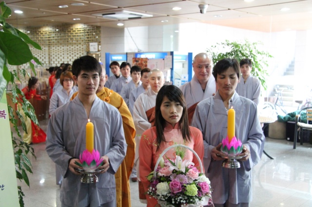 Hàn Quốc: Chùm ảnh đám cưới truyền thống Việt tại Trung tâm Quốc tế Thiền viện