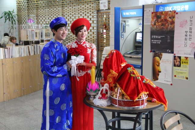 Hàn Quốc: Chùm ảnh đám cưới truyền thống Việt tại Trung tâm Quốc tế Thiền viện