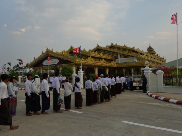 TT. Thích Nhật Từ đón nhận danh hiệu &quot;Người Thắp Đuốc Diệu Pháp&quot; của Miến Điện