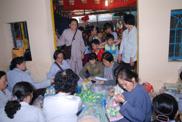 TP. HCM: Di Lặc du xuân về trên Tu Viện Cát Tường