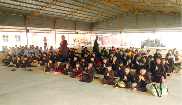 Khóa tu tại Học viện PGVN tại TP. HCM cơ sở Lê Minh Xuân ngày 05/04/2015