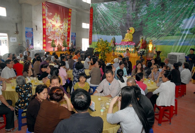 Chùa Giác Ngộ tổ chức tiệc chay gây quỹ xây dựng giai đoạn 3