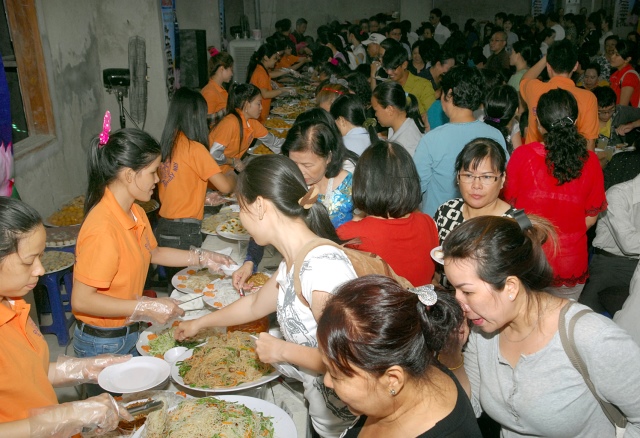 Chùa Giác Ngộ tổ chức tiệc chay gây quỹ xây dựng giai đoạn 3