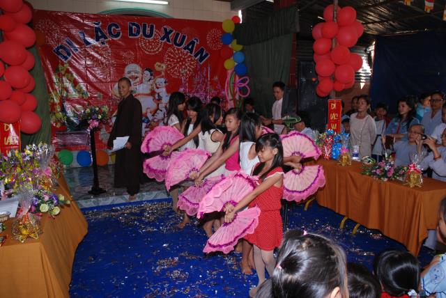 TP. HCM: Di Lặc du xuân về trên Tu Viện Cát Tường