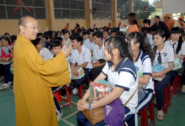 Quỹ Đạo Phật Ngày Nay: Hơn 600 học sinh gieo duyên với Phật pháp tại Tiền Giang
