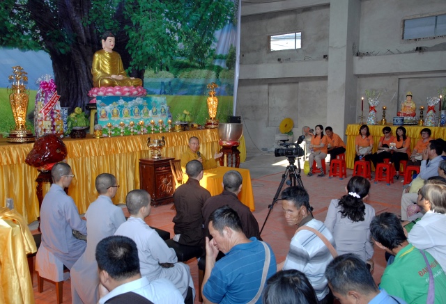Quỹ Đạo Phật Ngày Nay: Trao tặng quà Tết yêu thương lần thứ 4 tại Chùa Giác Ngộ
