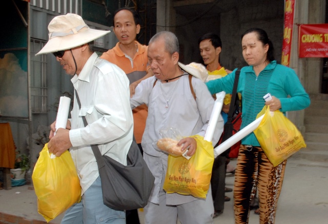 Quỹ Đạo Phật Ngày Nay: Trao tặng quà Tết yêu thương lần thứ 4 tại Chùa Giác Ngộ