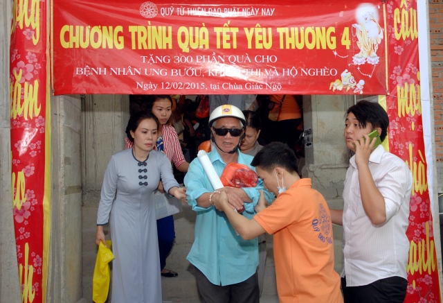 Quỹ Đạo Phật Ngày Nay: Trao tặng quà Tết yêu thương lần thứ 4 tại Chùa Giác Ngộ