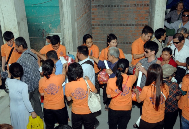 Quỹ Đạo Phật Ngày Nay: Trao tặng quà Tết yêu thương lần thứ 4 tại Chùa Giác Ngộ