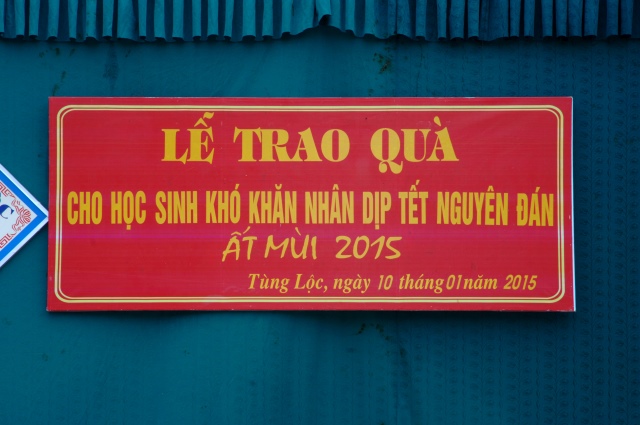 Quỹ Đạo Phật Ngày Nay: Tặng quà tại chùa Tượng Sơn và học sinh Trường THCS Đặng Dung - Hà Tĩnh