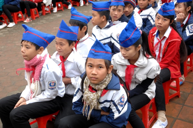 Quỹ Đạo Phật Ngày Nay: Tặng quà tại chùa Tượng Sơn và học sinh Trường THCS Đặng Dung - Hà Tĩnh