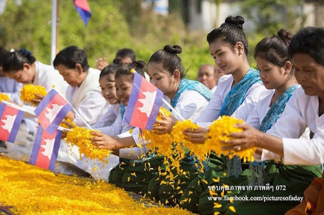 Chùm ảnh: Hàng vạn vị Tăng sĩ hạnh Đầu đà cuộc hành hương giữa lòng Bangkok, Thái Lan