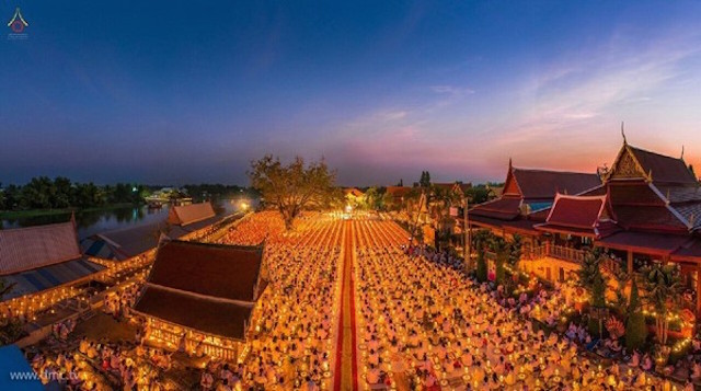 Chùm ảnh: Hàng vạn vị Tăng sĩ hạnh Đầu đà cuộc hành hương giữa lòng Bangkok, Thái Lan