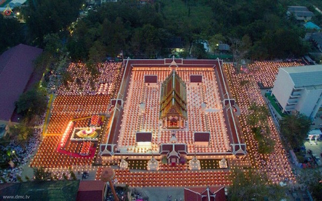 Chùm ảnh: Hàng vạn vị Tăng sĩ hạnh Đầu đà cuộc hành hương giữa lòng Bangkok, Thái Lan
