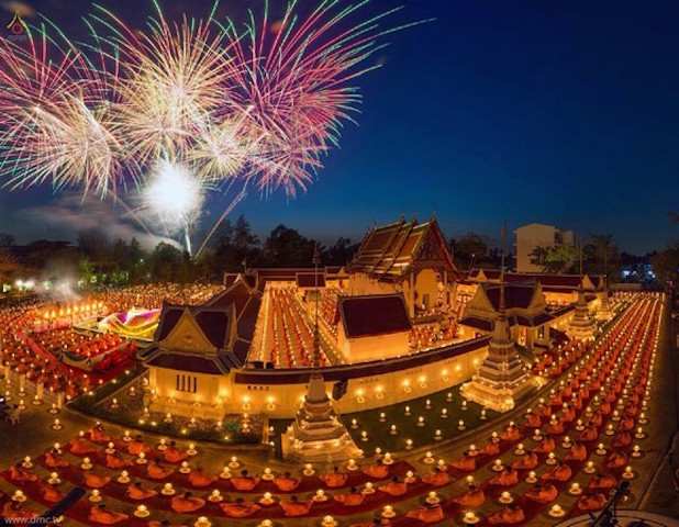 Chùm ảnh: Hàng vạn vị Tăng sĩ hạnh Đầu đà cuộc hành hương giữa lòng Bangkok, Thái Lan