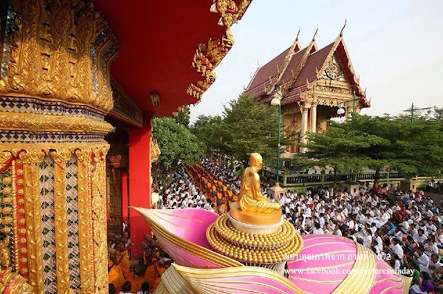 Chùm ảnh: Hàng vạn vị Tăng sĩ hạnh Đầu đà cuộc hành hương giữa lòng Bangkok, Thái Lan