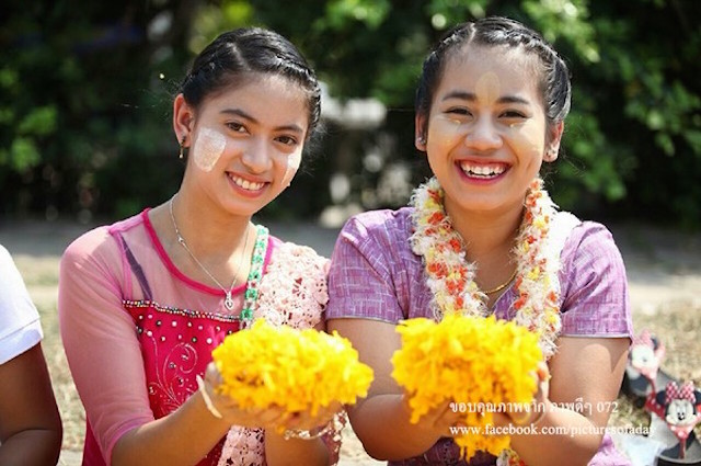 Chùm ảnh: Hàng vạn vị Tăng sĩ hạnh Đầu đà cuộc hành hương giữa lòng Bangkok, Thái Lan