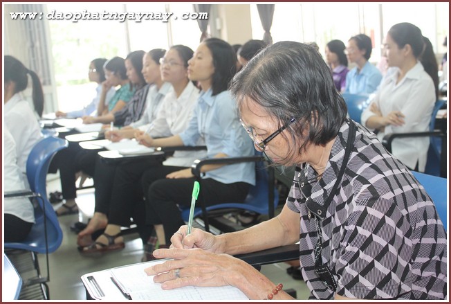 SC. Thích Nữ Hương Nhũ thuyết giảng tại nhà thờ Kitô giáo