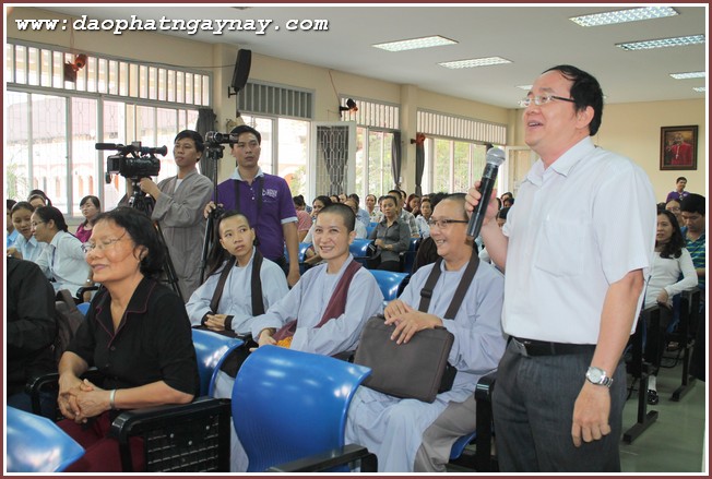 SC. Thích Nữ Hương Nhũ thuyết giảng tại nhà thờ Kitô giáo