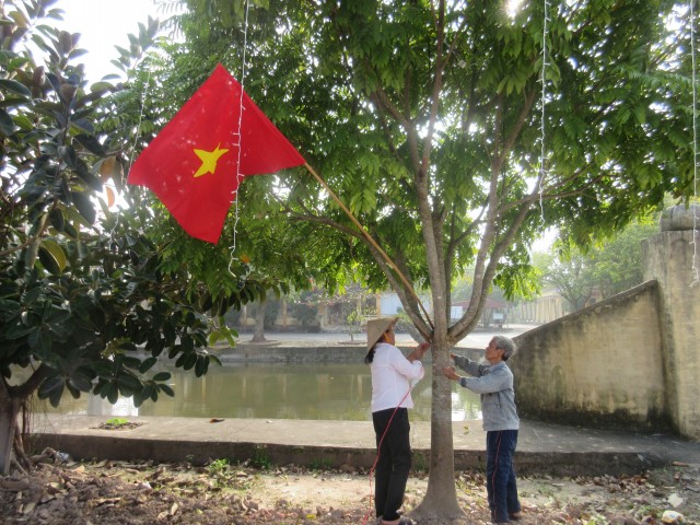 Thái Bình:  Đêm hoa đăng vía Phật thành đạo tại chùa Văn Môn