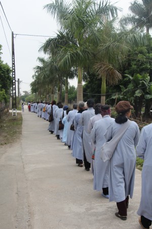Thái Bình:  Đêm hoa đăng vía Phật thành đạo tại chùa Văn Môn