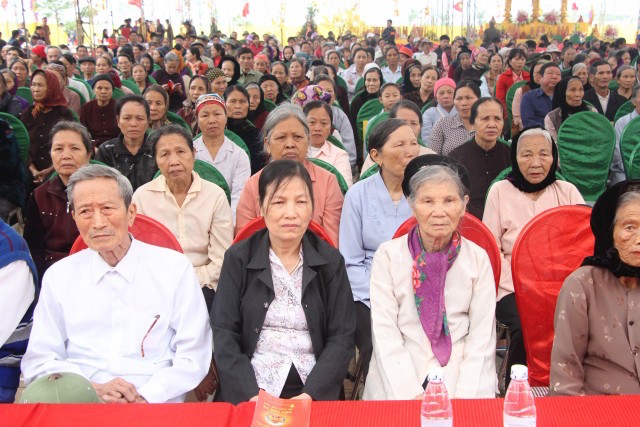 Thái Bình:  Chùm ảnh Đại lễ cầu an, cầu siêu tại đền thờ Tổ họ Trần Việt Nam
