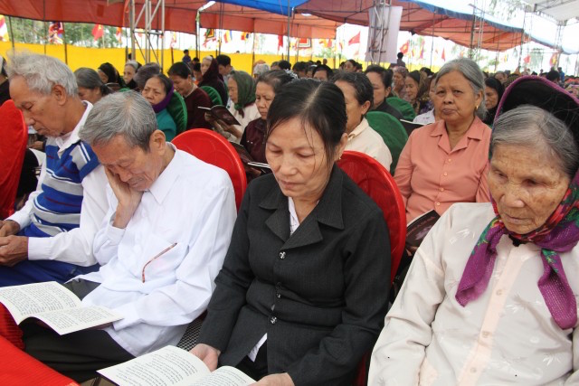 Thái Bình:  Chùm ảnh Đại lễ cầu an, cầu siêu tại đền thờ Tổ họ Trần Việt Nam