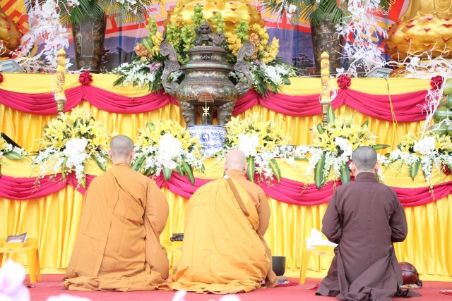 Thái Bình:  Chùm ảnh Đại lễ cầu an, cầu siêu tại đền thờ Tổ họ Trần Việt Nam