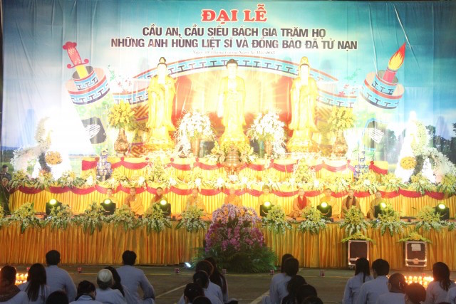Thái Bình:  Đêm hoa đăng Đại lễ cầu an, cầu siêu tại đền thờ Tổ họ Trần Việt Nam