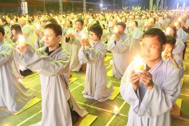 Thái Bình:  Đêm hoa đăng Đại lễ cầu an, cầu siêu tại đền thờ Tổ họ Trần Việt Nam