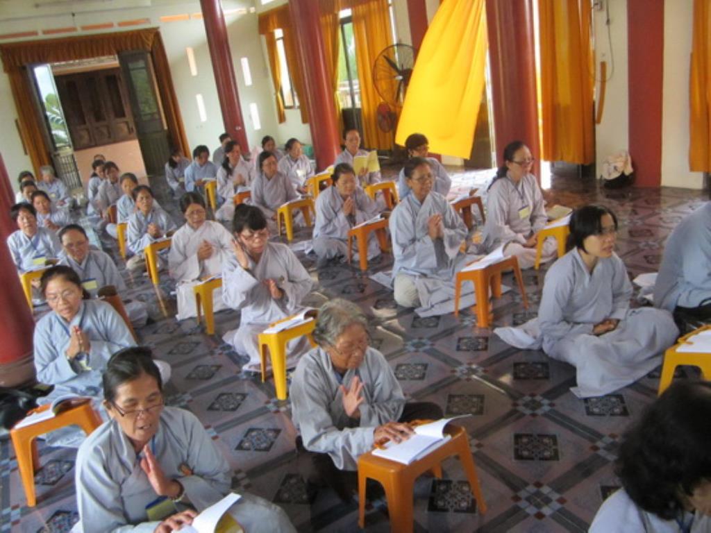 Tịnh xá Ngọc Sơn tổ chức khóa tu Bát quan trai lần 1 năm 2015