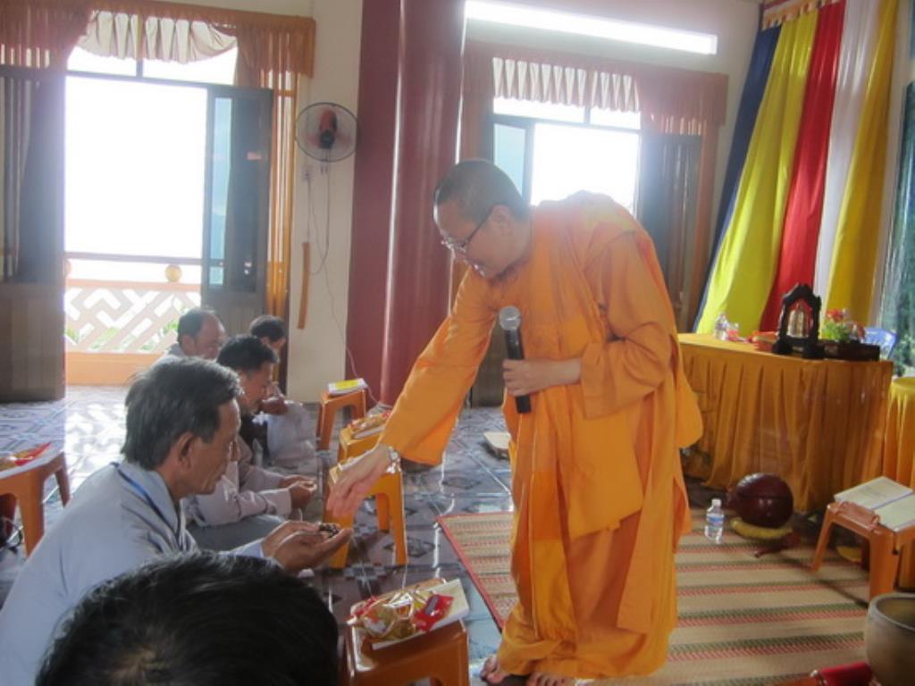 Tịnh xá Ngọc Sơn tổ chức khóa tu Bát quan trai lần 1 năm 2015