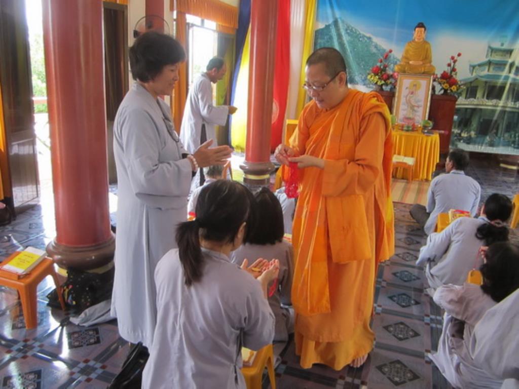 Tịnh xá Ngọc Sơn tổ chức khóa tu Bát quan trai lần 1 năm 2015