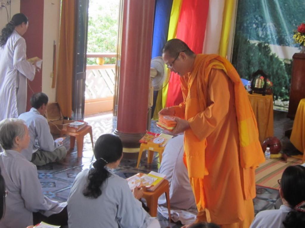 Tịnh xá Ngọc Sơn tổ chức khóa tu Bát quan trai lần 1 năm 2015